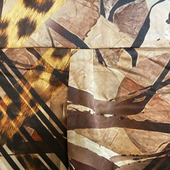 NWT Marciano Guess The Essence Blouse Size XS Leopard Lines Brown Multi Color - Picture 10 of 12